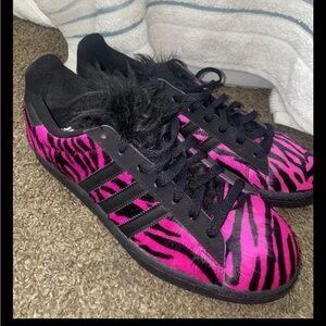Mens Pink Zebra Print Adidas Lace-Up Sneakers with Faux Fur Trim size 10